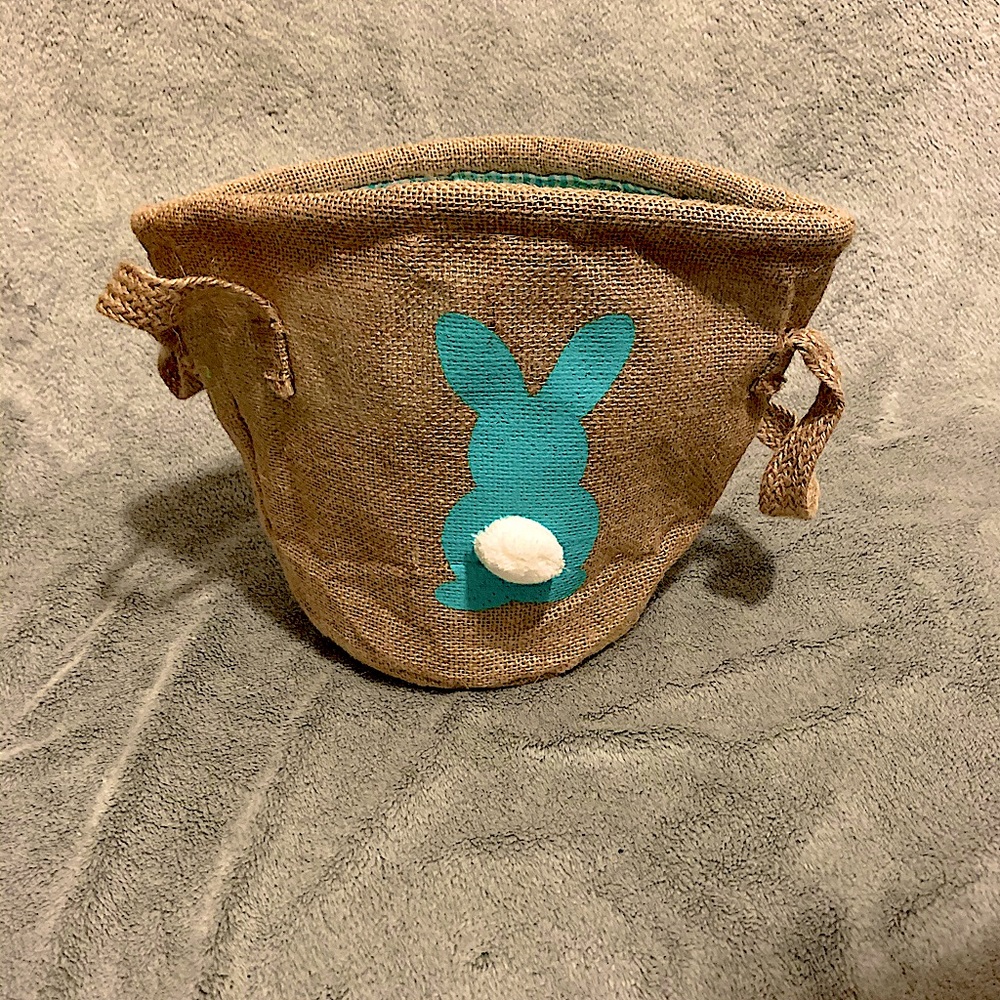 Cute Easter baskets with bunny on it!